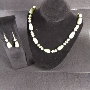 Chic Green Beaded Necklace and Earring Set